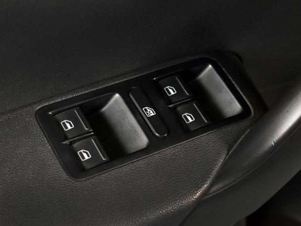 Volkswagen Polo V Рестайлинг с пробегом 2017 года, цена 929 995 рублей, 154616 км, седан, Автокод Объявления