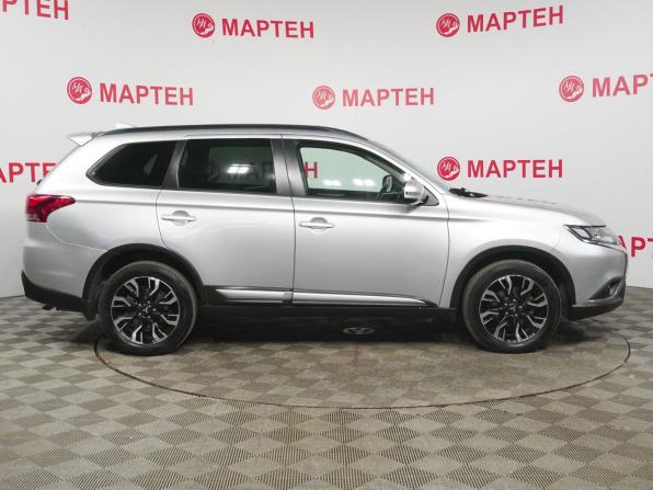 Mitsubishi Outlander III Рестайлинг 3 с пробегом 2021 года, цена 2 683 000 рублей, 75481 км, внедорожник, Автокод Объявления