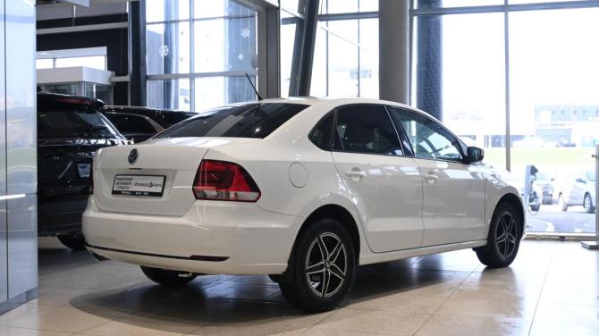 Volkswagen Polo V Рестайлинг с пробегом 2016 года, цена 939 000 рублей, 152000 км, седан, Автокод Объявления