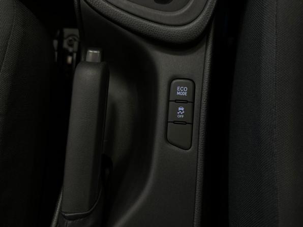 Toyota Yaris IV с пробегом 2020 года, цена 1 375 000 рублей, 37710 км, хэтчбек, Автокод Объявления