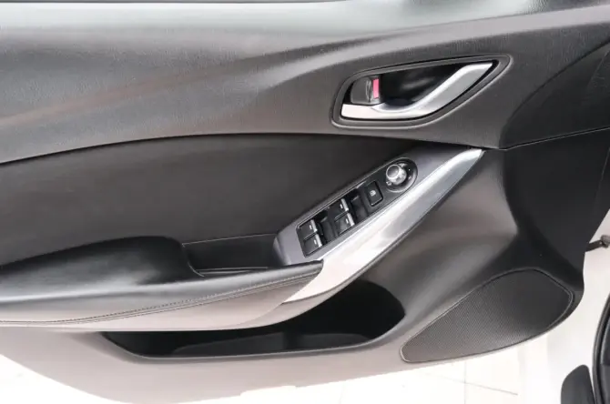 Mazda 6 III (GJ) Рестайлинг с пробегом 2015 года, цена 1 709 000 рублей, 194000 км, седан, Автокод Объявления