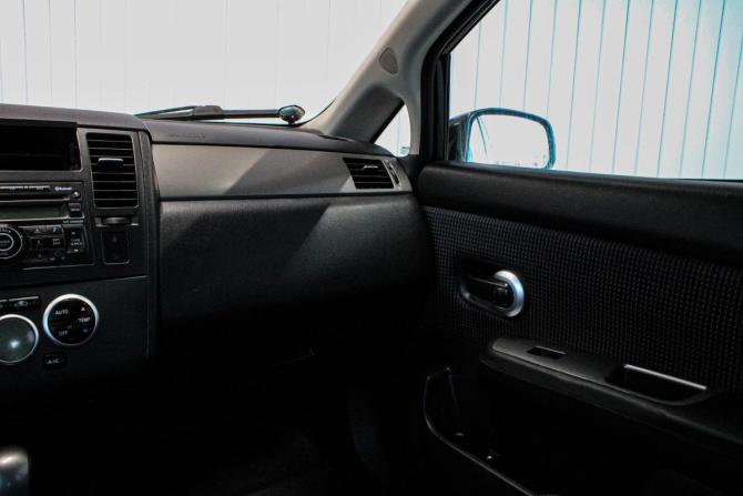 Nissan Tiida I Рестайлинг с пробегом 2010 года, цена 599 000 рублей, 182195 км, хэтчбек, Автокод Объявления