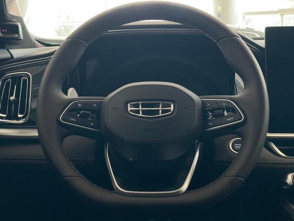 Geely Monjaro I Рестайлинг 2 с пробегом 2026 года, цена 4 195 000 рублей, 30 км, внедорожник, Автокод Объявления