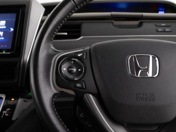 Honda Freed II с пробегом 2017 года, цена 1 400 000 рублей, 205439 км, компактвэн, Автокод Объявления
