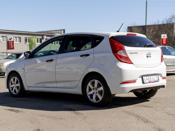 Hyundai Solaris I Рестайлинг с пробегом 2016 года, цена 779 000 рублей, 117021 км, хэтчбек, Автокод Объявления