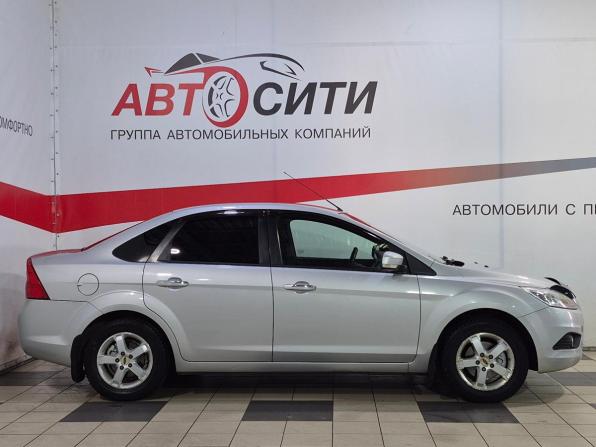 Ford Focus II Рестайлинг с пробегом 2010 года, цена 683 000 рублей, 215600 км, седан, Автокод Объявления