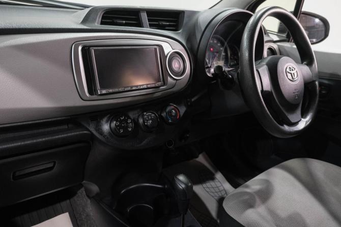 Toyota Vitz III (XP130) с пробегом 2013 года, цена 599 000 рублей, 145317 км, хэтчбек, Автокод Объявления