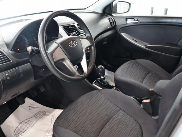 Hyundai Solaris I Рестайлинг с пробегом 2016 года, цена 978 000 рублей, 46240 км, седан, Автокод Объявления