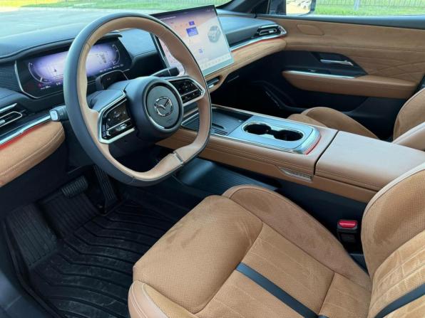 Mazda EZ-6 с пробегом 2025 года, цена 4 199 000 рублей, 1000 км, хэтчбек, Автокод Объявления