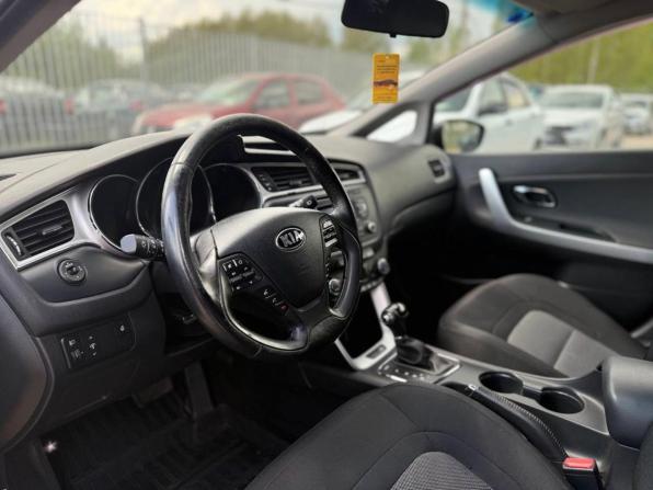 Kia Ceed II Рестайлинг с пробегом 2018 года, цена 1 248 400 рублей, 159581 км, универсал, Автокод Объявления