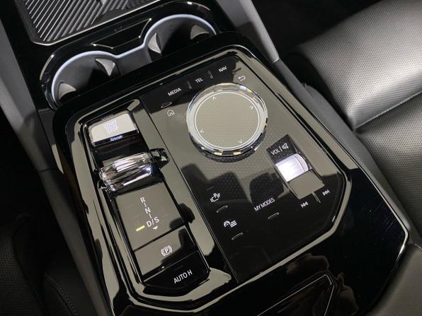 BMW 5 серии VIII (G60/G61/G68) с пробегом 2024 года, цена 7 859 900 рублей, 21401 км, седан, Автокод Объявления