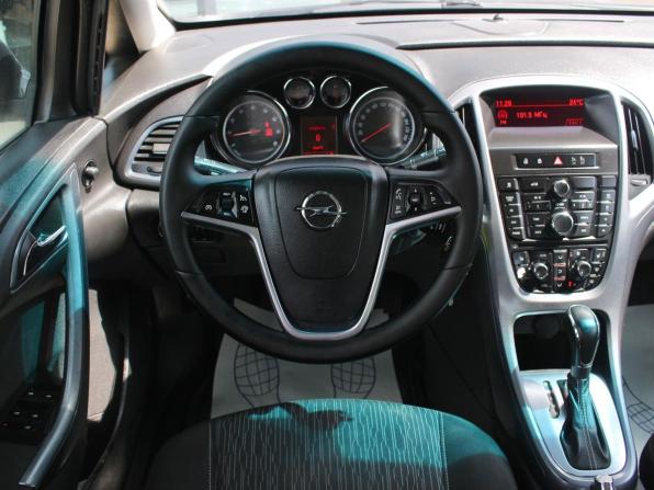 Opel Astra J Рестайлинг с пробегом 2012 года, цена 726 000 рублей, 283083 км, седан, Автокод Объявления