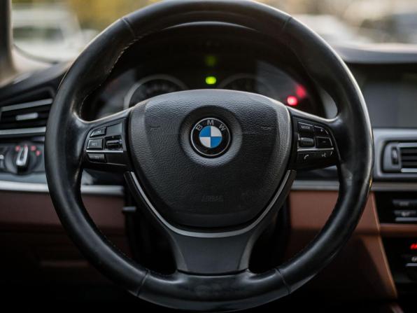 BMW 5 серии VI (F10/F11/F07) с пробегом 2013 года, цена 1 470 000 рублей, 328972 км, седан, Автокод Объявления