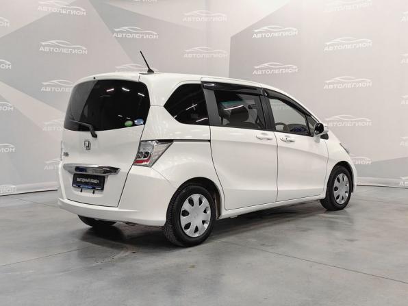 Honda Freed I Рестайлинг с пробегом 2013 года, цена 1 150 000 рублей, 170704 км, компактвэн, Автокод Объявления