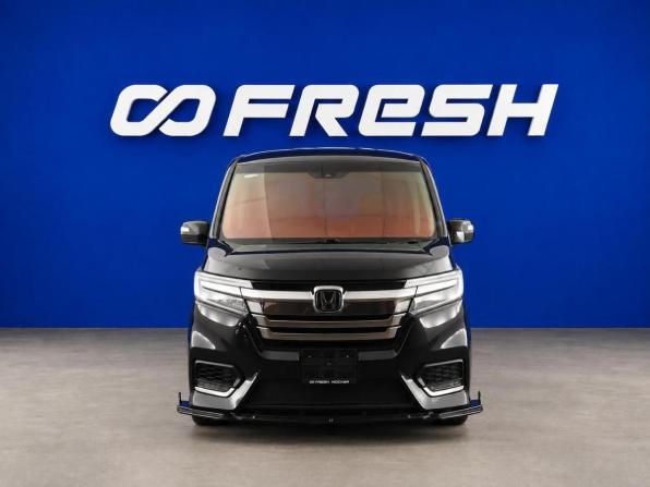 Honda Stepwgn V с пробегом 2017 года, цена 3 179 090 рублей, 137926 км, минивэн, Автокод Объявления
