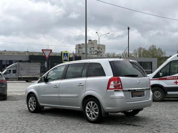 Opel Zafira B Рестайлинг с пробегом 2011 года, цена 690 000 рублей, 197981 км, минивэн, Автокод Объявления