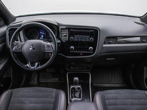 Mitsubishi Outlander III Рестайлинг 3 с пробегом 2021 года, цена 2 590 000 рублей, 68102 км, внедорожник, Автокод Объявления