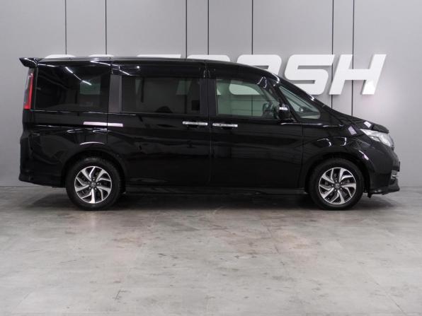 Honda Stepwgn V с пробегом 2017 года, цена 2 069 000 рублей, 106538 км, минивэн, Автокод Объявления