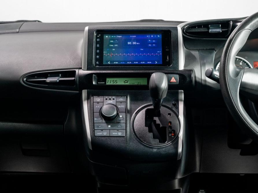 Toyota Wish II Рестайлинг Чита  - изображение 10