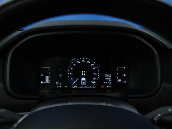 Volvo V90 Cross Country I с пробегом 2018 года, цена 2 749 977 рублей, 322917 км, универсал, Автокод Объявления