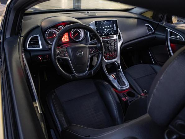 Opel Astra J Рестайлинг с пробегом 2013 года, цена 1 125 000 рублей, 151902 км, хэтчбек, Автокод Объявления