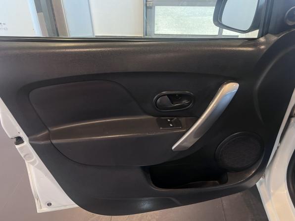 Renault Logan II с пробегом 2017 года, цена 306 200 рублей, 329356 км, седан, Автокод Объявления