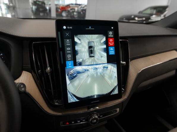 Volvo XC60 II Рестайлинг 2 с пробегом 2025 года, цена 7 450 000 рублей, 633 км, внедорожник, Автокод Объявления