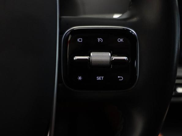 Li Auto (Lixiang) L9 I с пробегом 2023 года, цена 6 893 000 рублей, 66963 км, внедорожник, Автокод Объявления