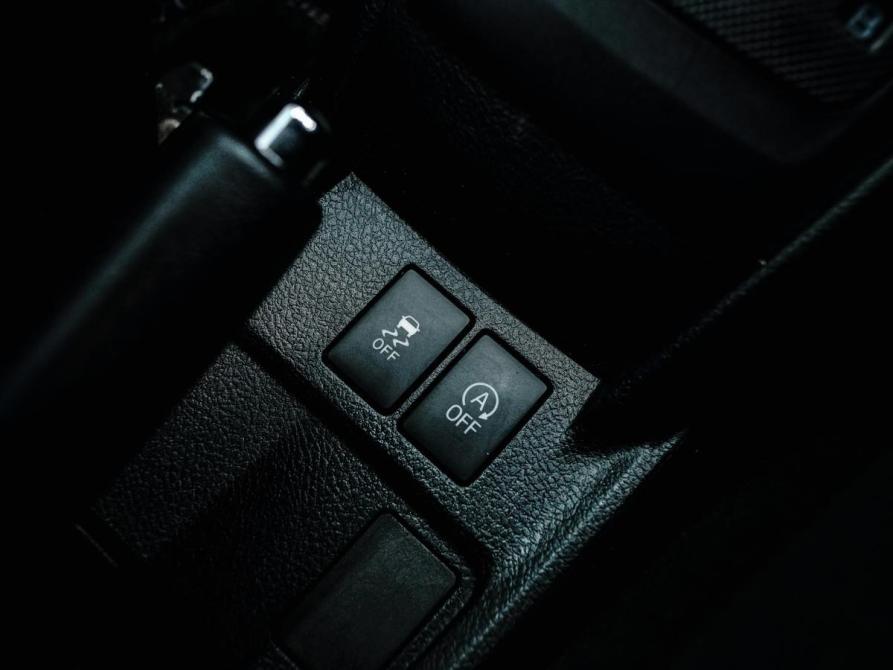 Toyota Corolla XI (E160 E170) Рестайлинг 2 Красноярск  - изображение 22