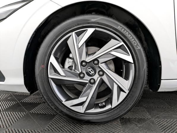 Hyundai Elantra VII (CN7) Рестайлинг с пробегом 2025 года, цена 2 470 000 рублей, 12920 км, седан, Автокод Объявления