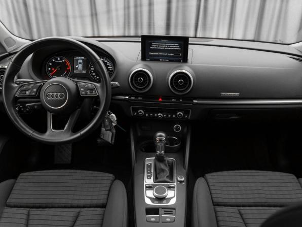 Audi A3 III (8V) Рестайлинг с пробегом 2019 года, цена 2 780 000 рублей, 74712 км, хэтчбек, Автокод Объявления