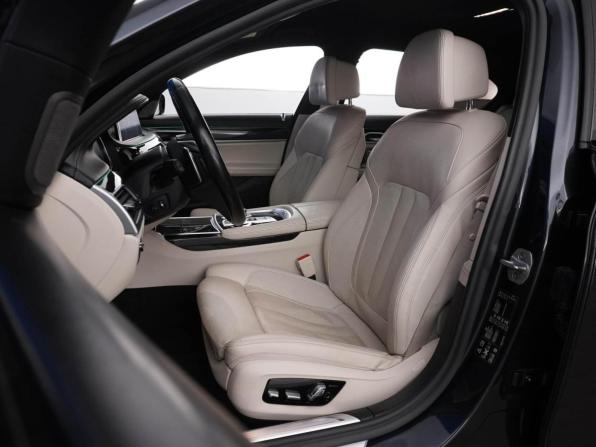 BMW 7 серии VI (G11/G12) с пробегом 2017 года, цена 4 300 000 рублей, 111798 км, седан, Автокод Объявления