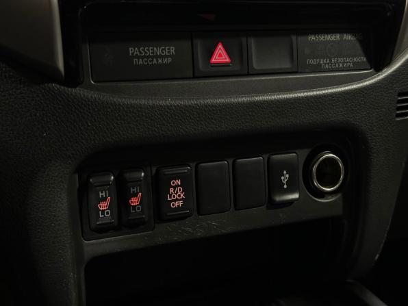 Mitsubishi L200 V с пробегом 2017 года, цена 2 165 000 рублей, 161783 км, пикап, Автокод Объявления