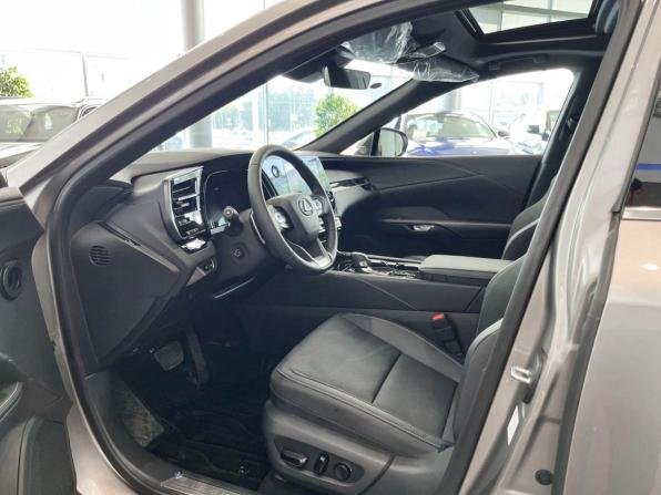Lexus RX V с пробегом 2025 года, цена 7 875 000 рублей, 20 км, внедорожник, Автокод Объявления
