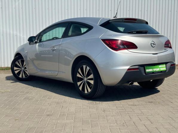 Opel Astra J Рестайлинг с пробегом 2012 года, цена 975 000 рублей, 115000 км, хэтчбек, Автокод Объявления