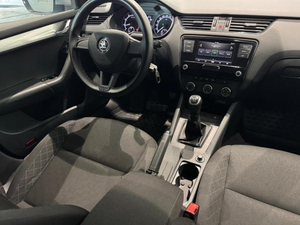 Skoda Octavia III (A7) Рестайлинг с пробегом 2019 года, цена 1 660 000 рублей, 70000 км, лифтбек, Автокод Объявления