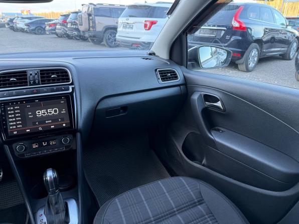 Volkswagen Polo V Рестайлинг с пробегом 2017 года, цена 1 155 000 рублей, 138737 км, седан, Автокод Объявления