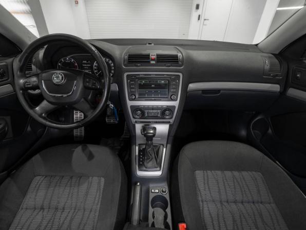 Skoda Octavia II (A5) Рестайлинг с пробегом 2012 года, цена 830 000 рублей, 274905 км, лифтбек, Автокод Объявления