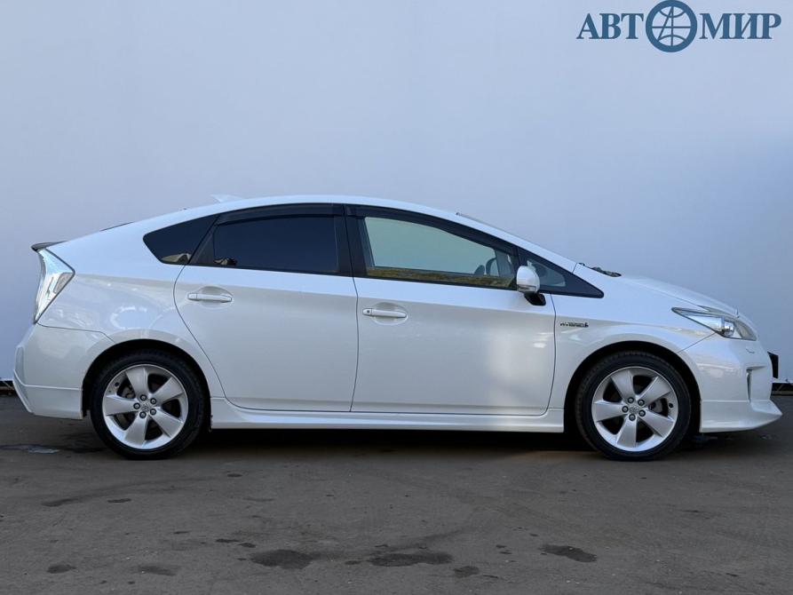 Toyota Prius III Рестайлинг (XW30) Москва  - изображение 4