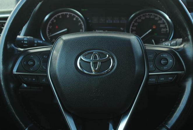 Toyota Camry VII (XV50) Рестайлинг 2 с пробегом 2018 года, цена 2 650 000 рублей, 208160 км, седан, Автокод Объявления