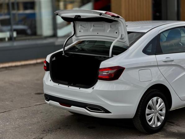 Lada (ВАЗ) Vesta I Рестайлинг (NG) с пробегом 2023 года, цена 1 279 990 рублей, 45787 км, седан, Автокод Объявления