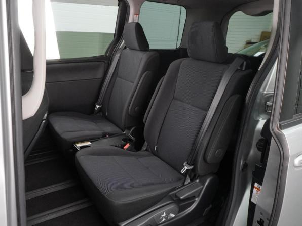 Toyota Voxy III (R80) Рестайлинг с пробегом 2020 года, цена 3 339 000 рублей, 60892 км, минивэн, Автокод Объявления