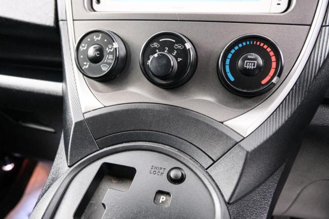 Toyota Ractis II с пробегом 2012 года, цена 949 000 рублей, 160850 км, хэтчбек, Автокод Объявления