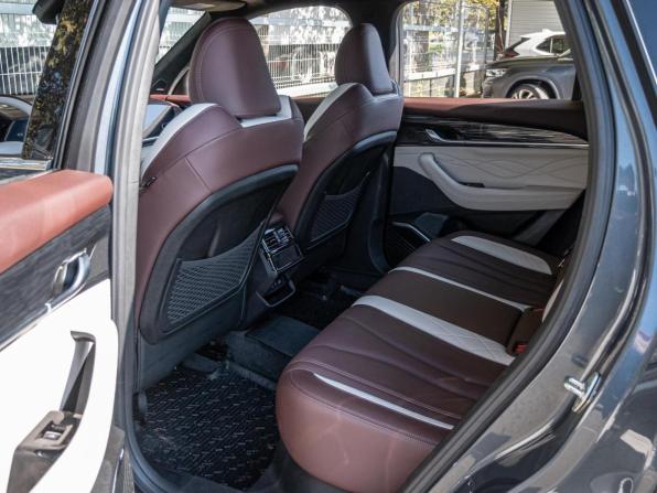 Geely Monjaro I с пробегом 2023 года, цена 2 995 000 рублей, 61987 км, внедорожник, Автокод Объявления
