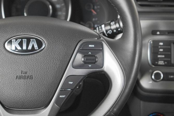Kia Rio III Рестайлинг с пробегом 2017 года, цена 1 099 000 рублей, 62974 км, хэтчбек, Автокод Объявления