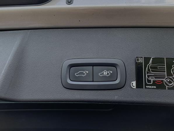 Volvo XC40 I с пробегом 2021 года, цена 3 399 000 рублей, 112282 км, внедорожник, Автокод Объявления