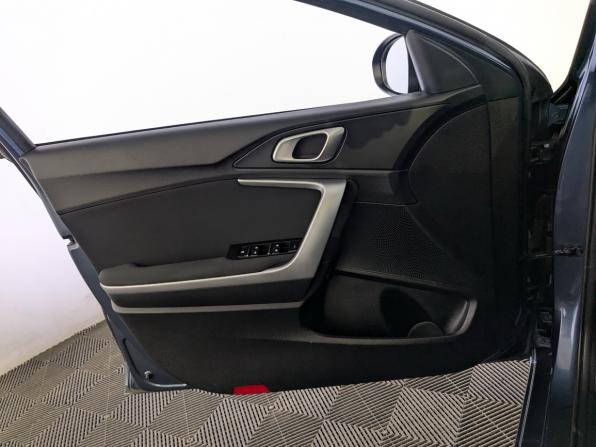 Kia Ceed III с пробегом 2019 года, цена 1 700 000 рублей, 108182 км, универсал, Автокод Объявления