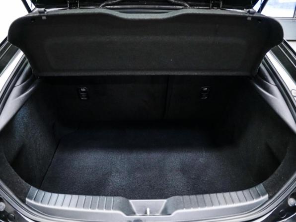 Mazda 3 IV (BP) с пробегом 2019 года, цена 1 710 000 рублей, 57889 км, хэтчбек, Автокод Объявления
