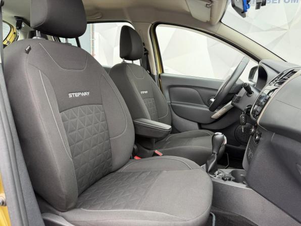 Renault Sandero II с пробегом 2017 года, цена 1 100 000 рублей, 99403 км, хэтчбек, Автокод Объявления