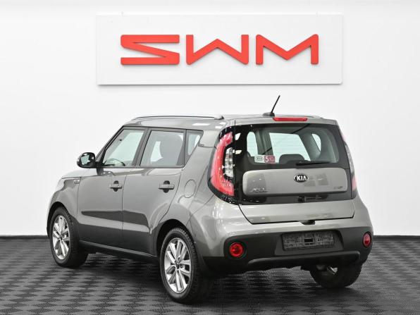 Kia Soul II Рестайлинг с пробегом 2017 года, цена 849 000 рублей, 90000 км, хэтчбек, Автокод Объявления